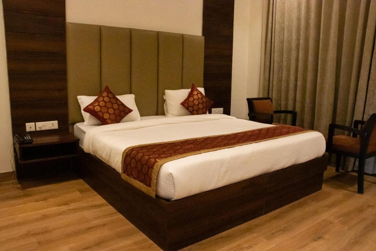 Hotel Sourav Park Inn Agra Agra  Exterior photo
